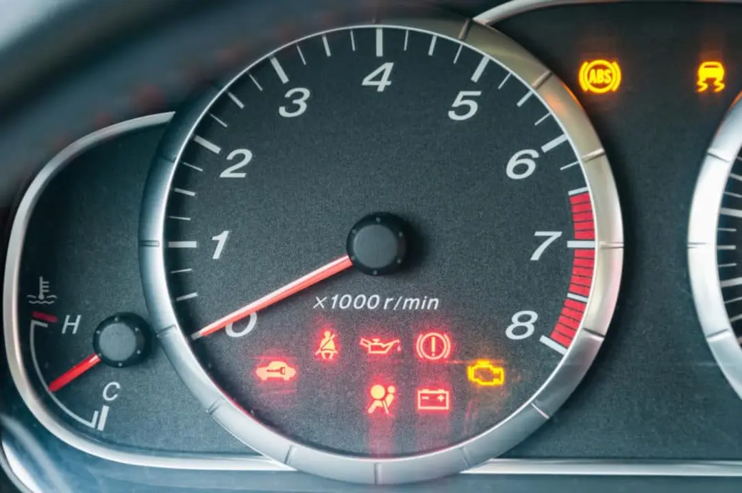 What does the SRS light mean on a Mercedes?